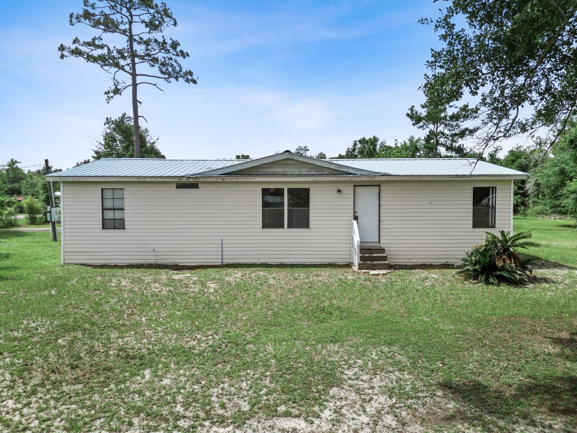 10461 NW 1st Street , Bristol, FL 32321 Photo