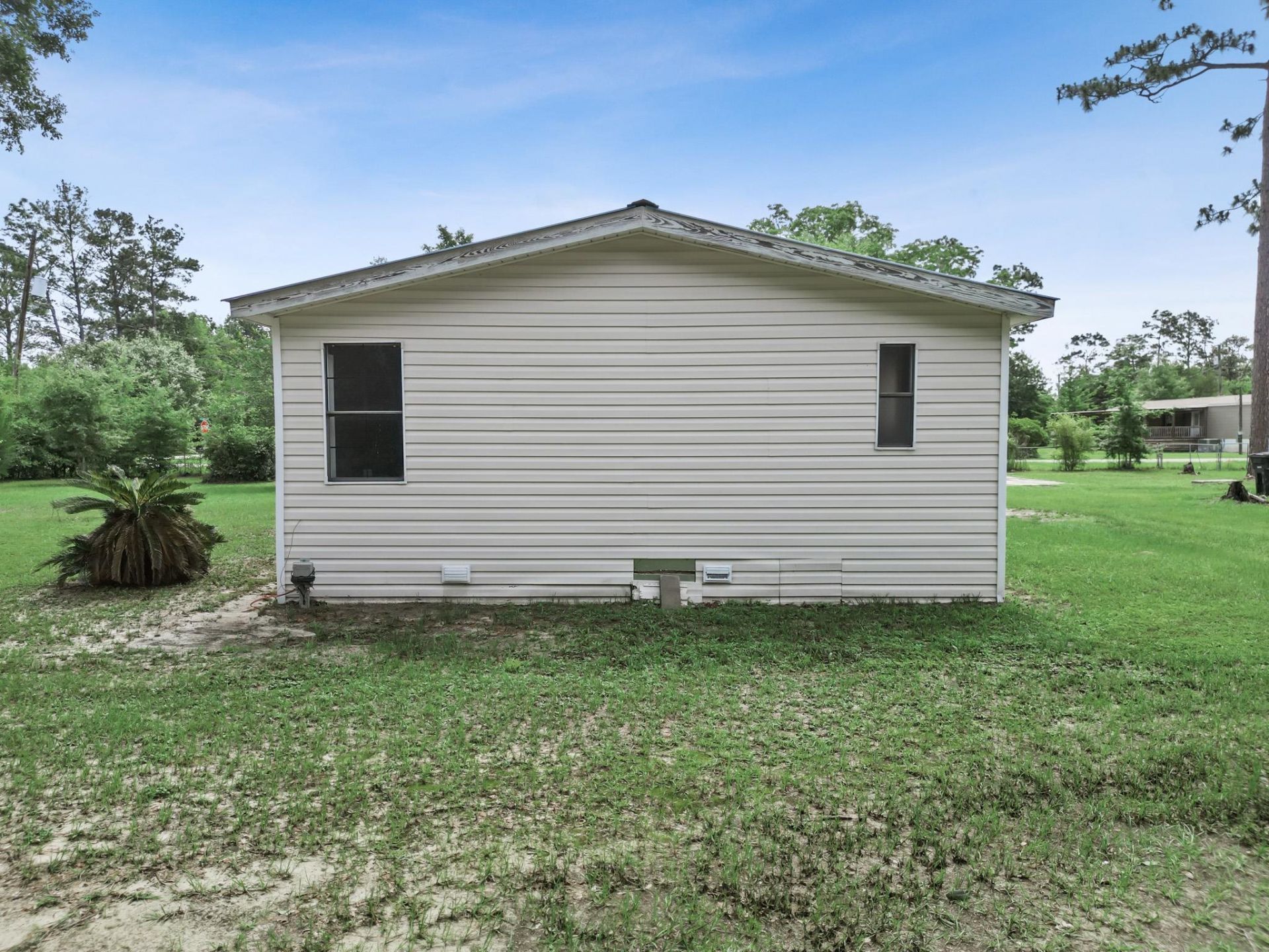 10461 NW 1st Street , Bristol, FL 32321 Photo