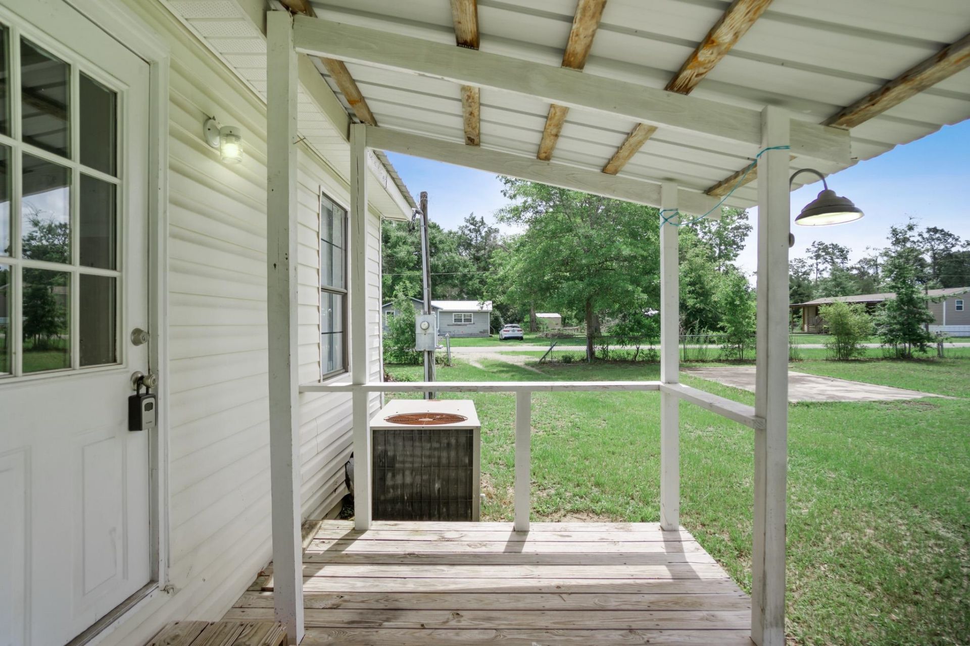 10461 NW 1st Street , Bristol, FL 32321 Photo