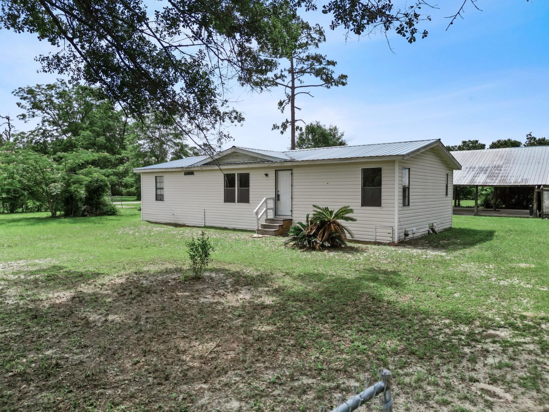 10461 NW 1st Street , Bristol, FL 32321 Photo