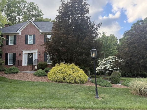 8281 Cardington DR , Roanoke, VA 24019