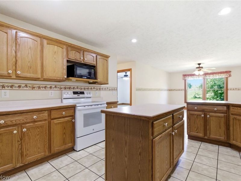 1000 Richards Way, West Farmington, OH 44491 Photo 7