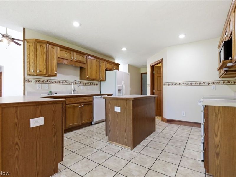 1000 Richards Way, West Farmington, OH 44491 Photo 9