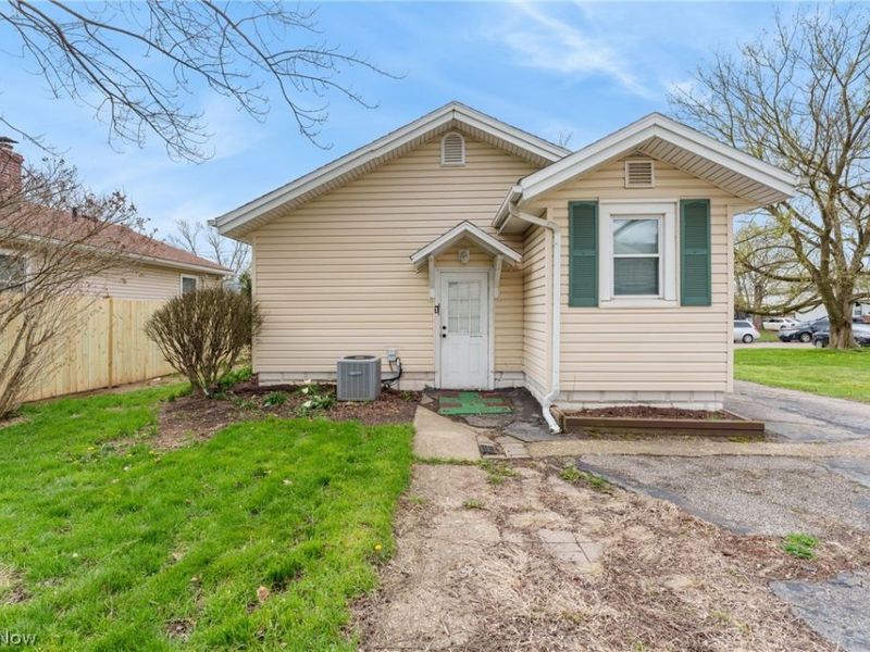 829 Indian Trail , Akron, OH 44314 Photo 30