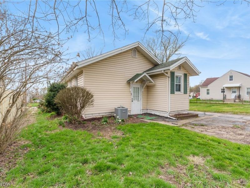 829 Indian Trail , Akron, OH 44314 Photo 31