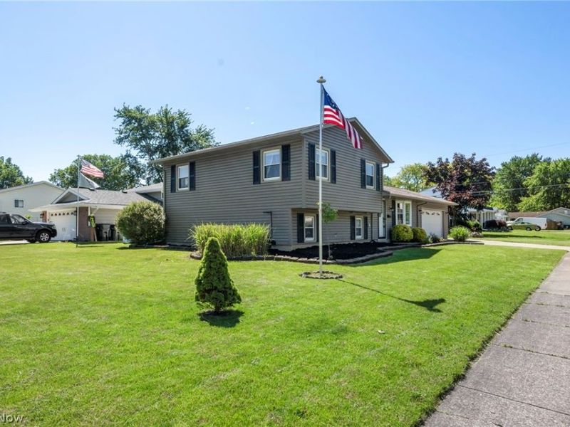 127 Edgefield Drive , Elyria, OH 44035 Photo 4