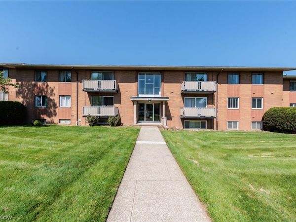 21841 River Oaks Drive , Unit B5, Rocky River, OH 44116