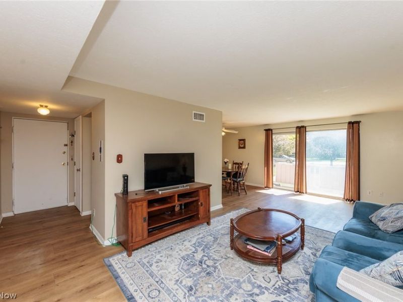 21841 River Oaks Drive , Unit B5, Rocky River, OH 44116 Photo 2