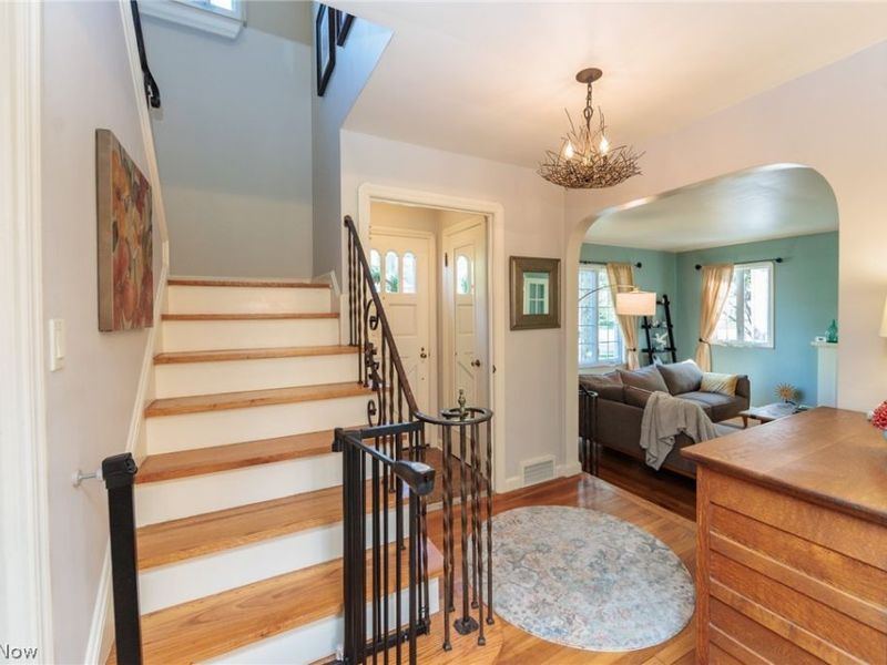 21581 Kenwood Avenue, Rocky River, OH 44116 Photo 2