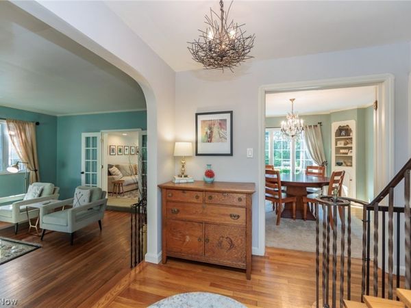 21581 Kenwood Avenue , Rocky River, OH 44116
