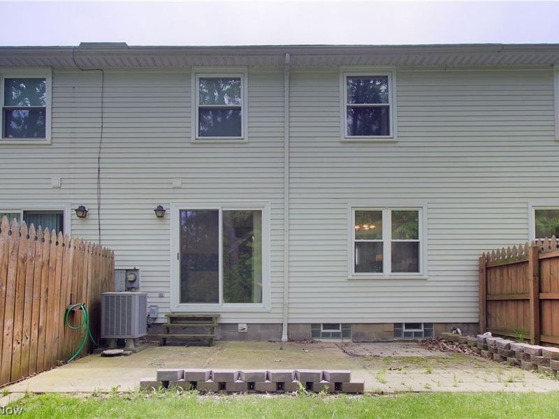 8225 Lancaster Drive, Mentor, OH 44060 Photo 12