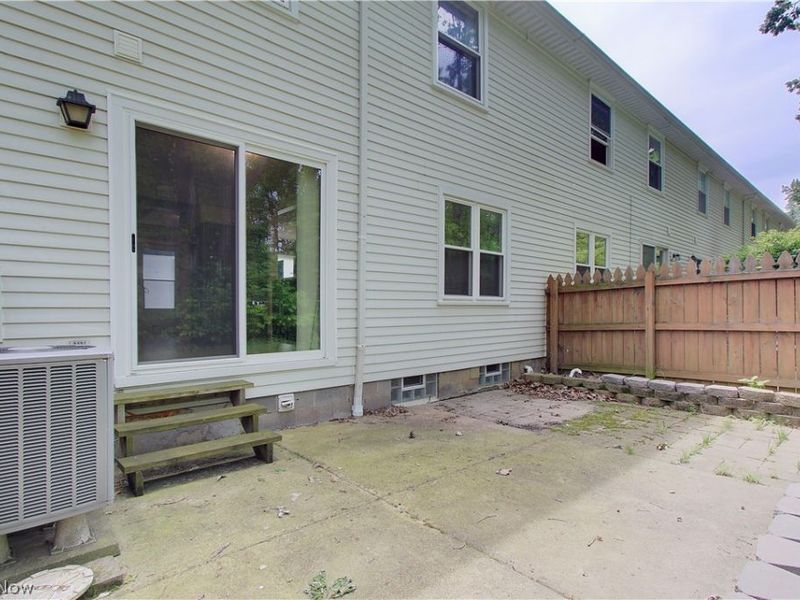 8225 Lancaster Drive, Mentor, OH 44060 Photo 24