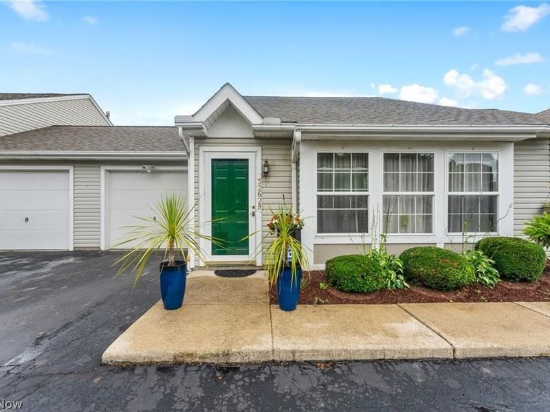 3262 Pheasant Run Road, Unit B, Cortland, OH 44410 Photo 1