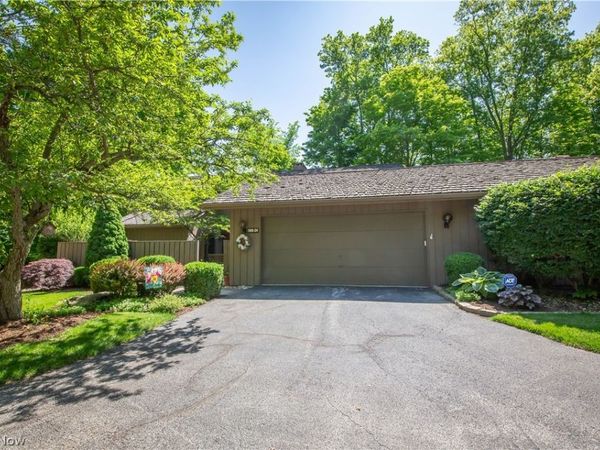 560-24 Russet Woods Lane , Aurora, OH 44202