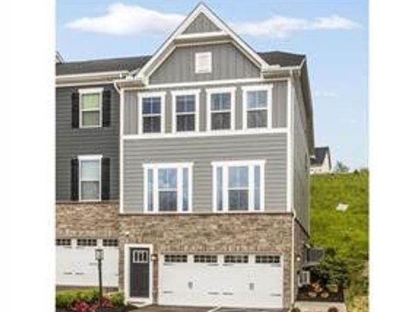 231 Yellowwood Court , Washington, PA 15301