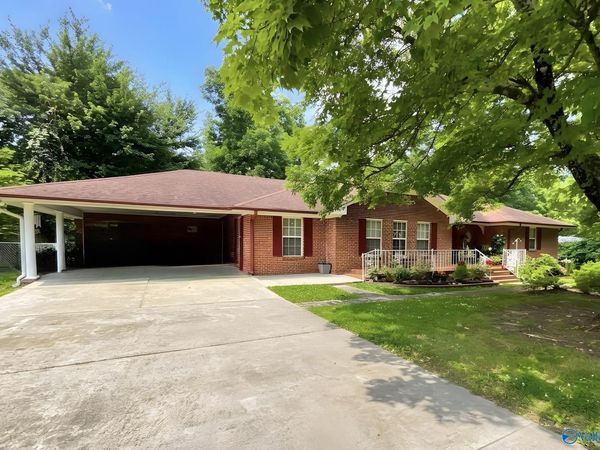 305 1st Street NW, Arab, AL 35016