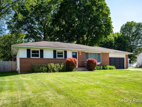 1716 Millbank Street SE, Grand Rapids, MI 49508