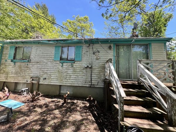 83 Cypress St, Plymouth, MA 02360