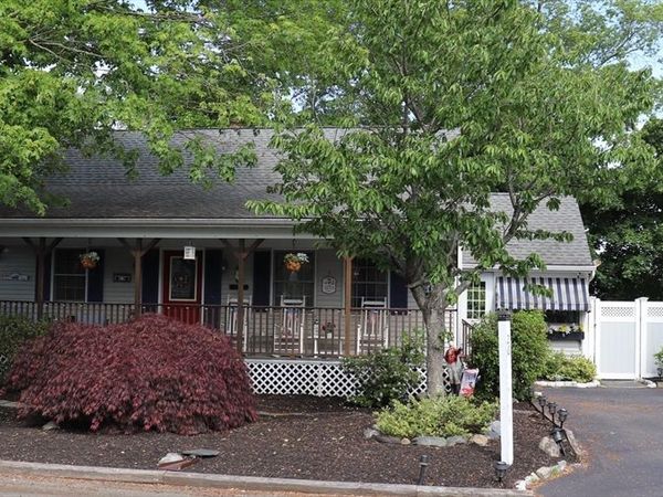26 Robin Ln, Somerset, MA 02726