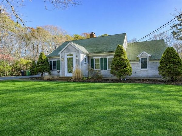 578 Huckins Neck Rd, Barnstable, MA 02632