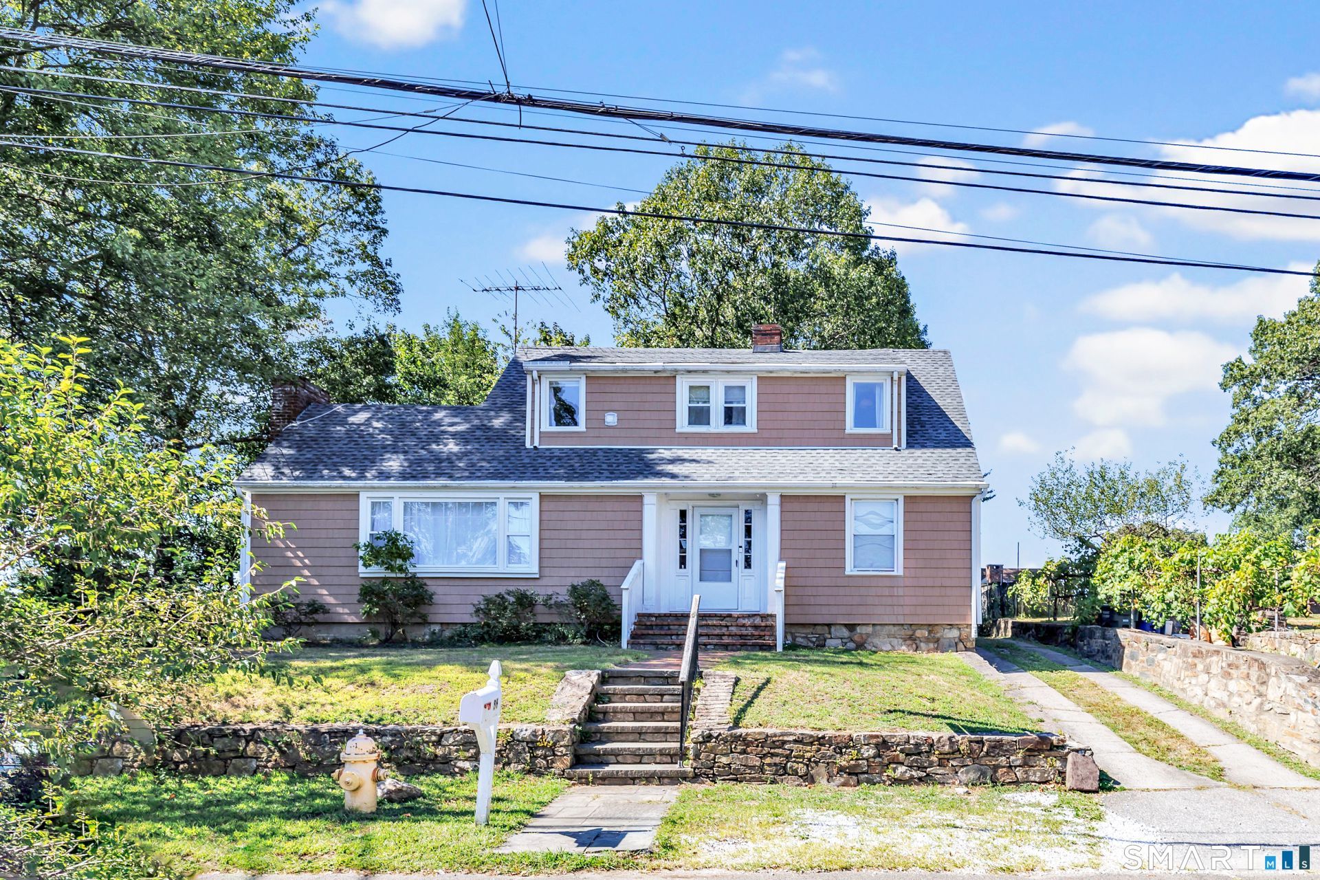 86 Vanguard , Bridgeport, CT 06606 Main Photo