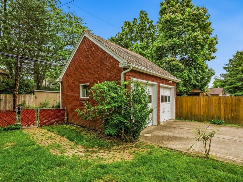 76 N Cassady Avenue , Columbus, OH 43209 Photo 6