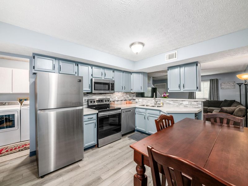 3258 Summerdale Lane, Unit 41, Columbus, OH 43221 Photo 12