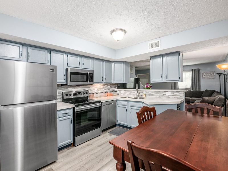 3258 Summerdale Lane, Unit 41, Columbus, OH 43221 Photo 13