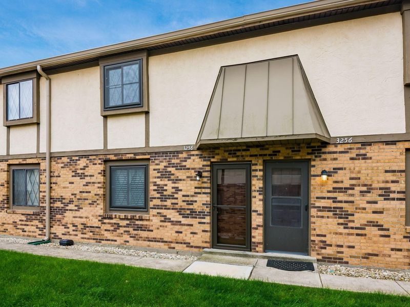 3258 Summerdale Lane, Unit 41, Columbus, OH 43221 Photo 3
