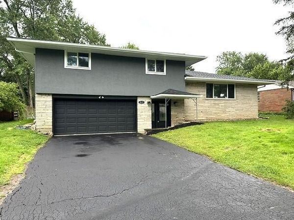 3521 Darbyshire Drive , Hilliard, OH 43026