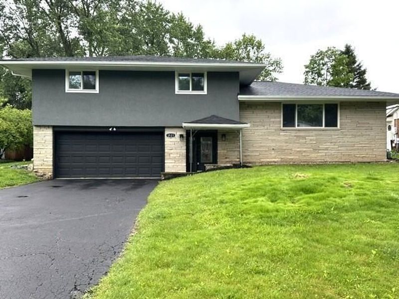 3521 Darbyshire Drive , Hilliard, OH 43026 Photo 2