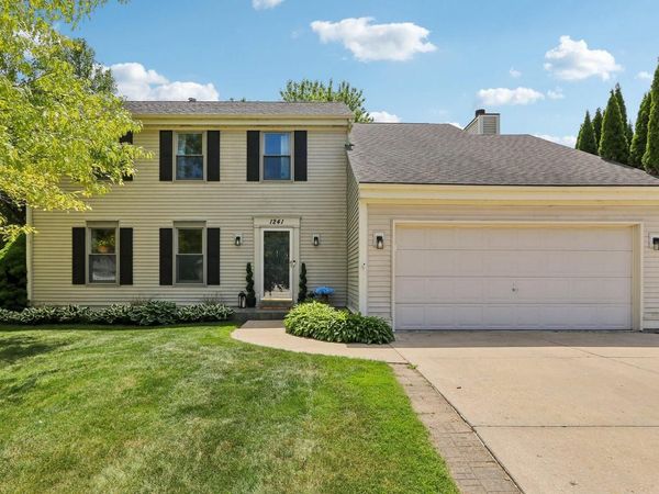 1241 Riverton DRIVE, Mukwonago, WI 53149