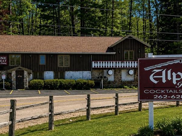 1380 Friess Lake ROAD, Hubertus, WI 53033