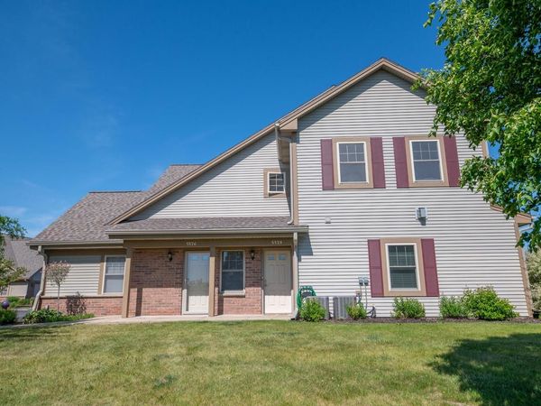W170N5526 Ridgewood DRIVE, Menomonee Falls, WI 53051
