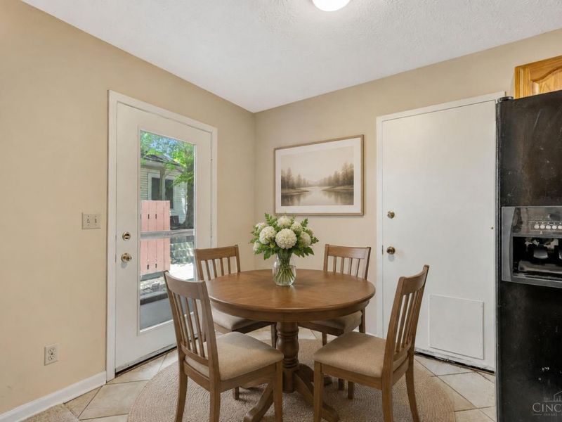 1028 E Crescentville Road, West Chester, OH 45246 Photo 8