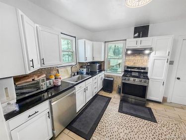 8805 Whitlock Avenue , Dearborn, MI 48126