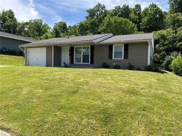 1213 Mayrose Drive, West Carrollton, OH 45449
