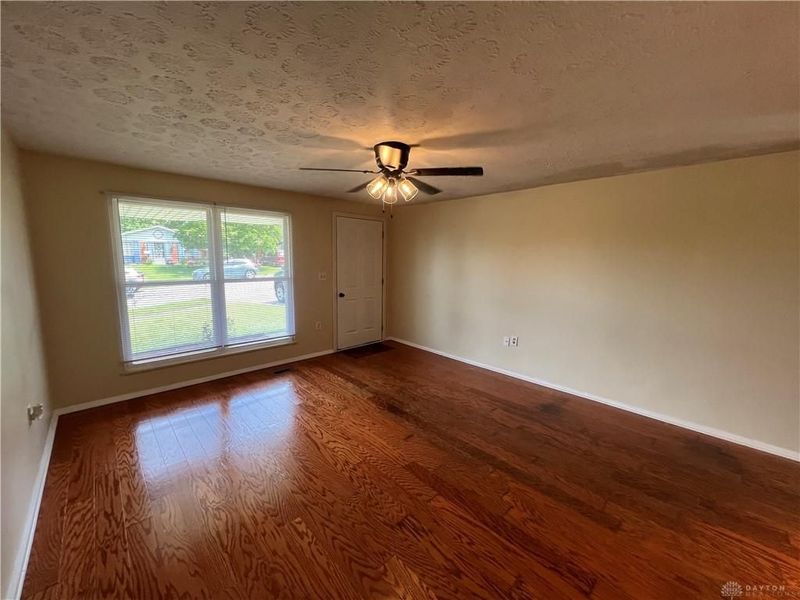 1213 Mayrose Drive, West Carrollton, OH 45449 Photo 5