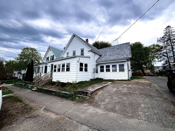 94 Lincoln Street , Millinocket, ME 04462