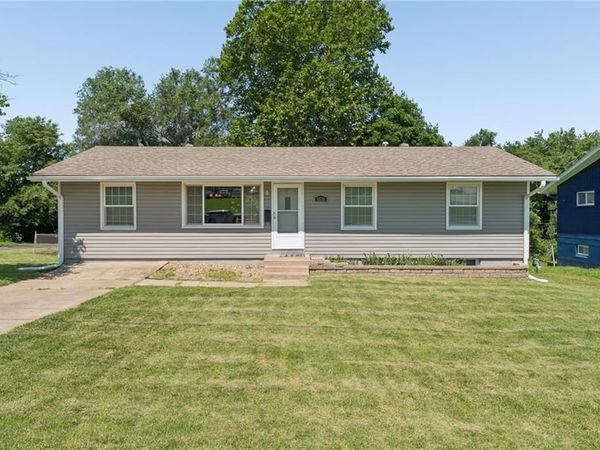 8138 Sterling Avenue, Raytown, MO 64138