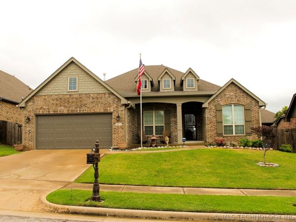 5870 E 143rd Street S, Bixby, OK 74008
