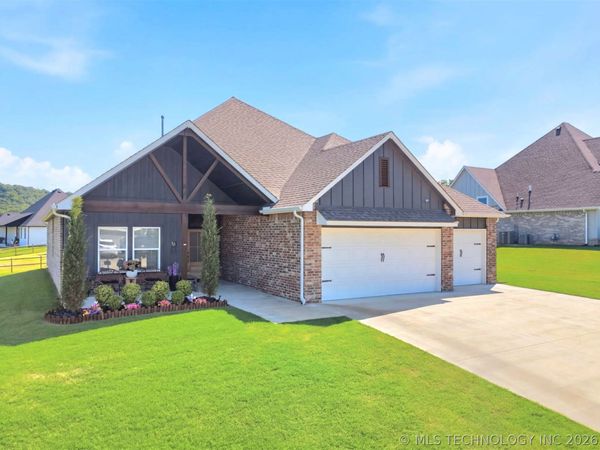 18960 Orchard Circle, Catoosa, OK 74015