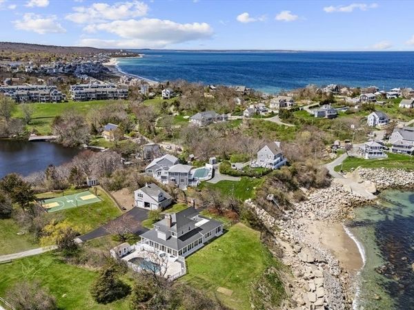 141 Stage Point Rd, Plymouth, MA 02360
