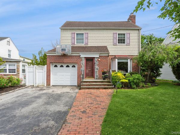 6 Newkirk Avenue, East Rockaway, NY 11518