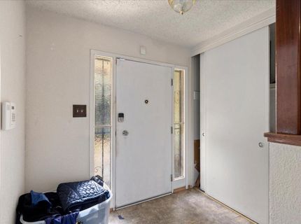 6836 Burdett Way, Sacramento, CA 95823 Photo