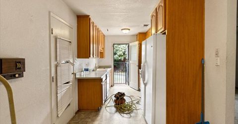 6836 Burdett Way, Sacramento, CA 95823 Photo