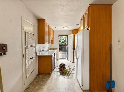 6836 Burdett Way, Sacramento, CA 95823 Photo