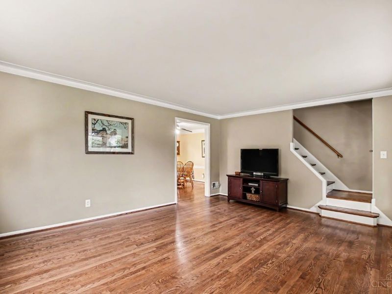 6721 Greenfield Drive, Springfield Twp., OH 45224 Photo 5