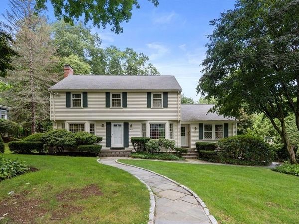 11 Nantucket Road, Wellesley, MA 02481
