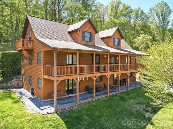 89 Stump Lane, Maggie Valley, NC 28751